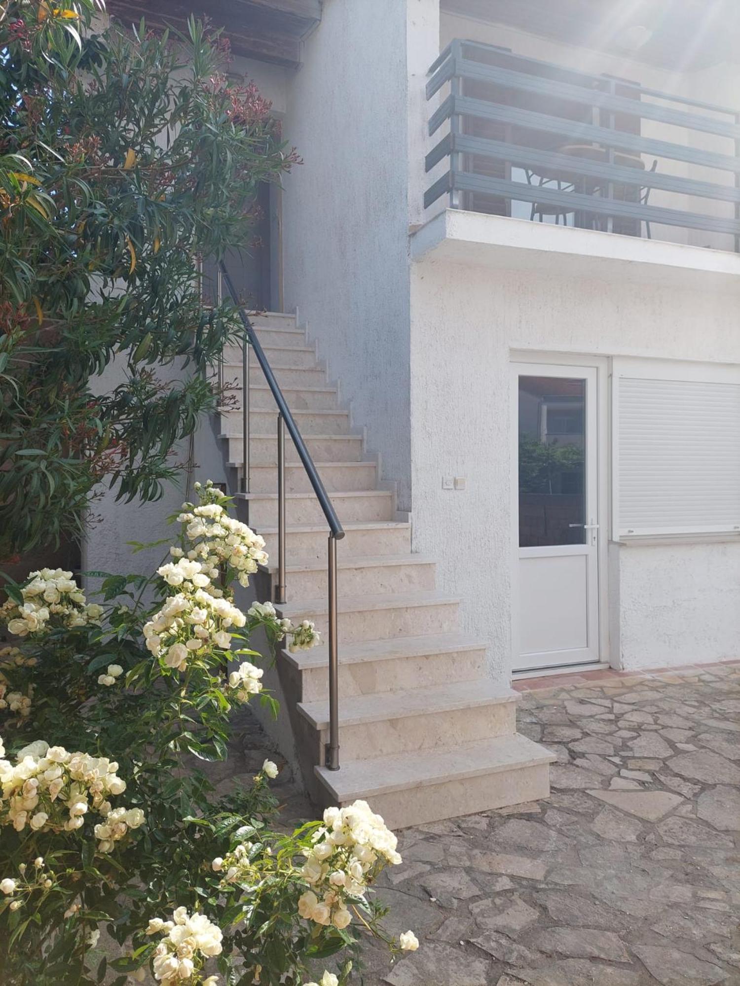 Apartmani Suhi Brod Medulin Exterior foto