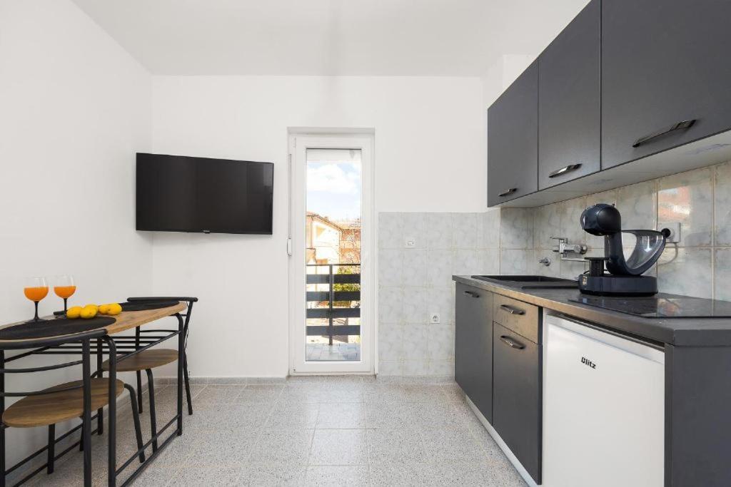 Apartmani Suhi Brod Medulin Exterior foto